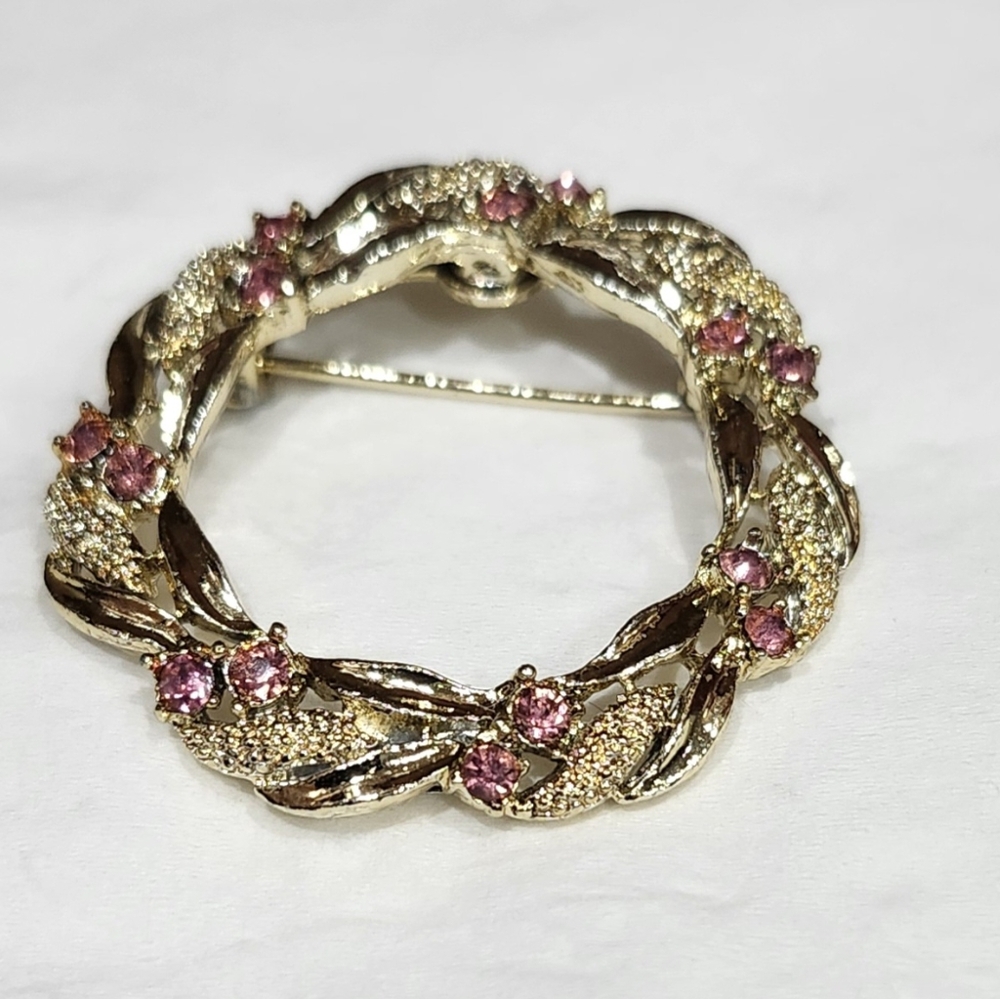 Vintage Gold Wreath Brooch With Pine Stones By Gerry